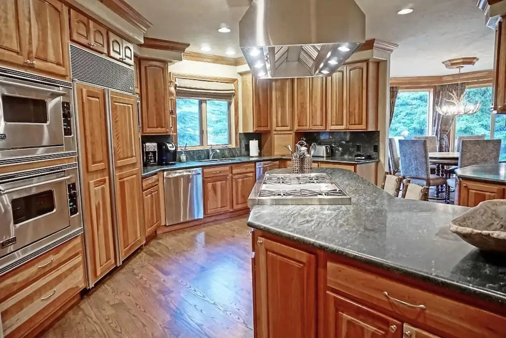 1835 Gore Creek Dr W - 6 Br Home
