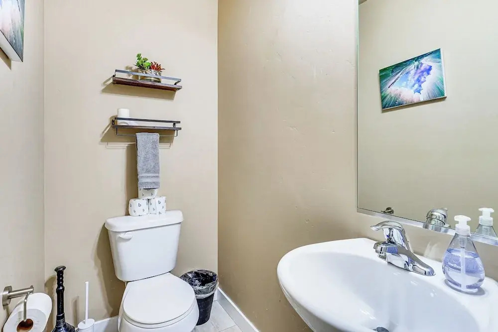 South Salt Lake Home w/ Hot Tub: 7 Mi to Downtown