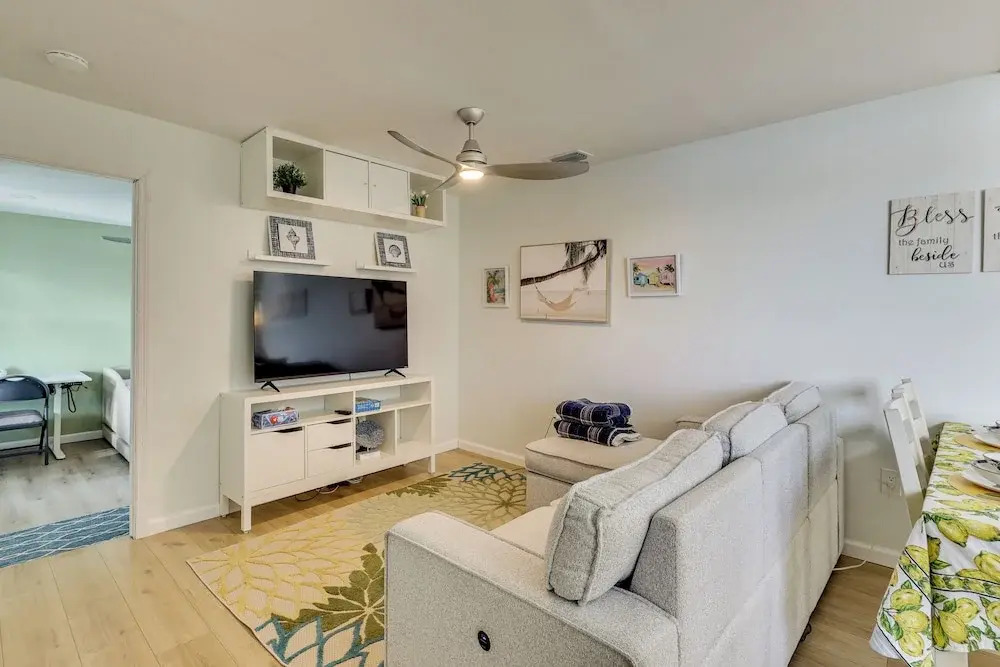 Private Beach: 'hidden Shack By the Bay' in Ruskin