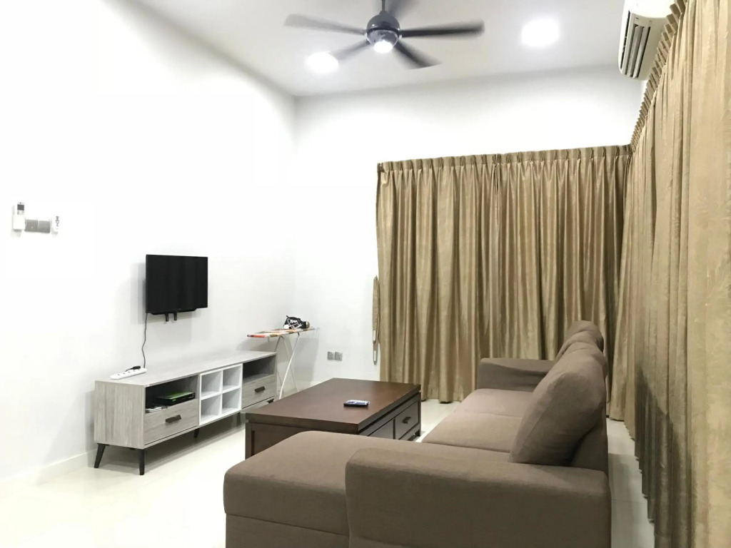 Sunset Seaview Vacation Condos @ IMAGO Shopping Mall