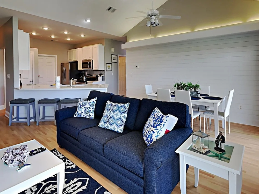 Sandpiper Cove #4213 by Southern Vacation Rentals
