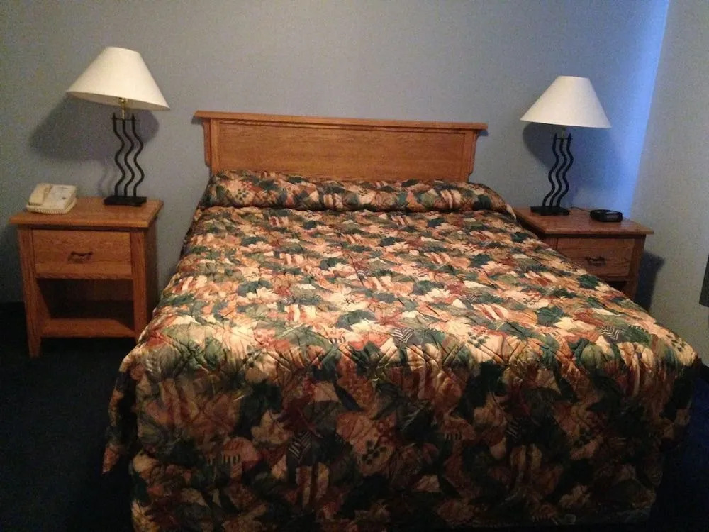 Misty Mountain Inn & Suites