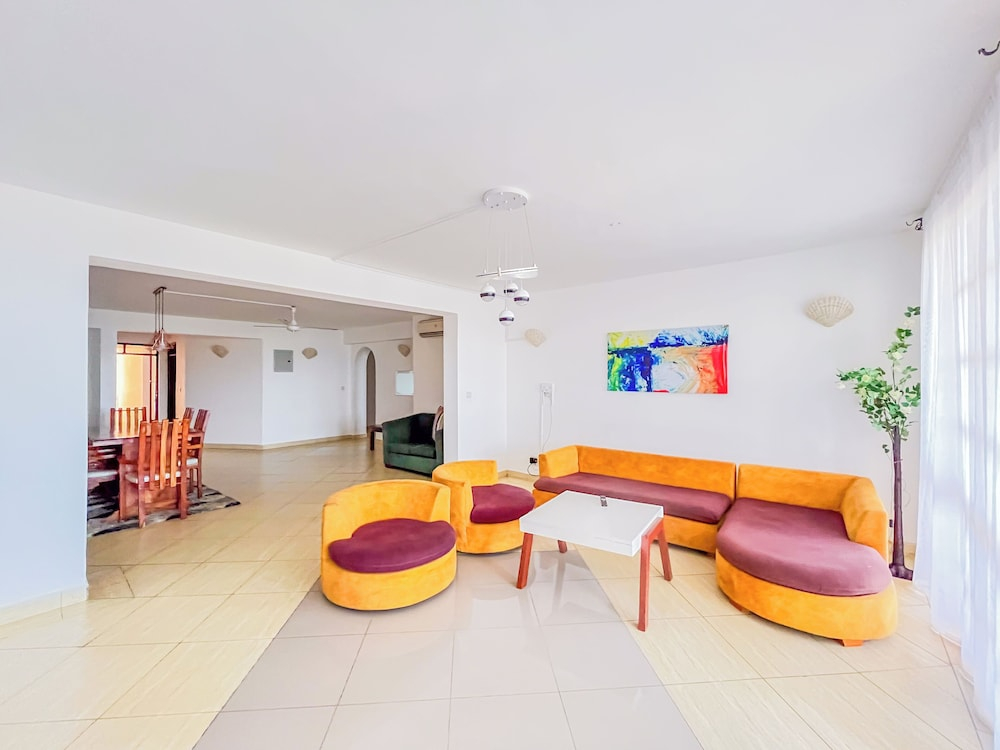 Pumziko Beachfront Apartment