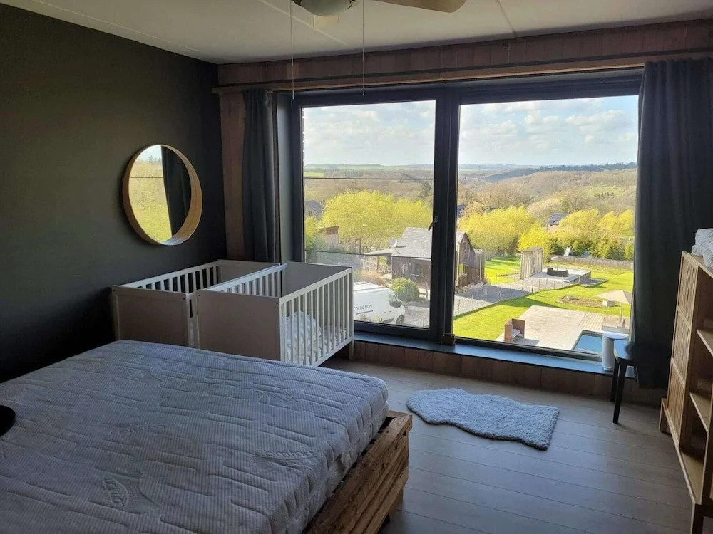 Luxurious Holiday Home in Heyd Durbuy with Sauna And Pool