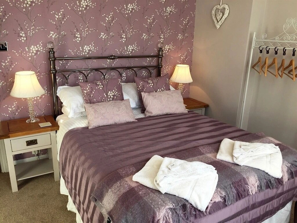 Glenhill Guest House