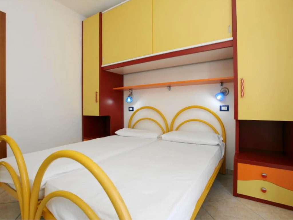 Residence La Pigna in Rosolina Mare, the structure is in the central area, nearby the services, the-La Pigna EST 8