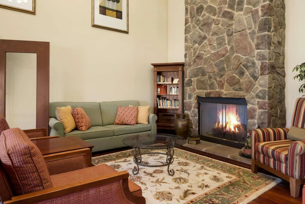 Country Inn & Suites by Radisson, Crestview, FL