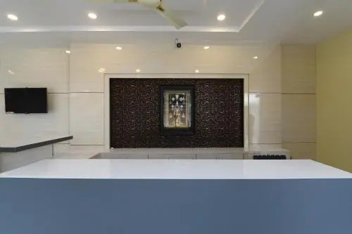 OYO 27635 Hotel Haripriya