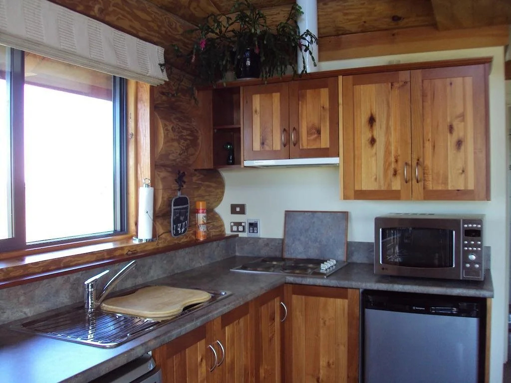 The Hollows Luxury Log Cabin