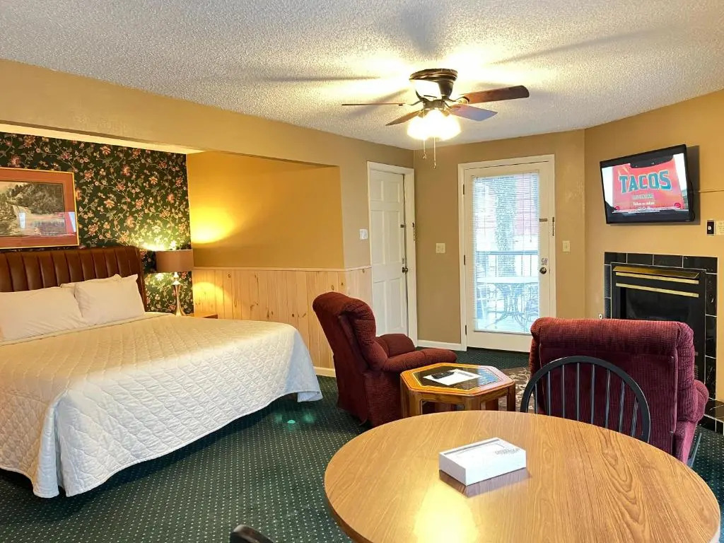 Carrs Northside Hotel and Cottages