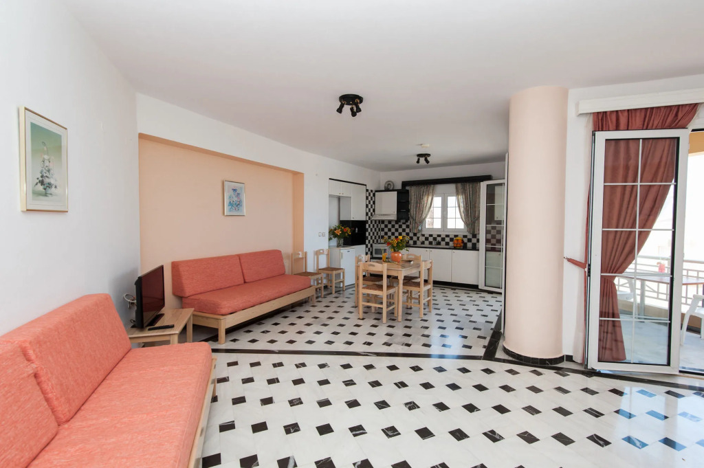 Sunrise Studios & Apartments