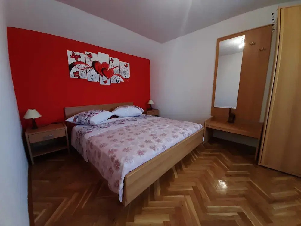 Cozy Apartments With Private Balcony Vinisce
