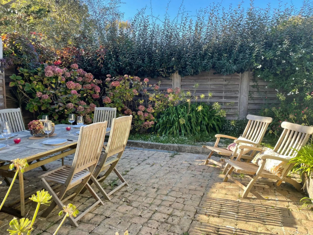 Very pretty Breton house in the heart of Locquirec, 100 m from the beach