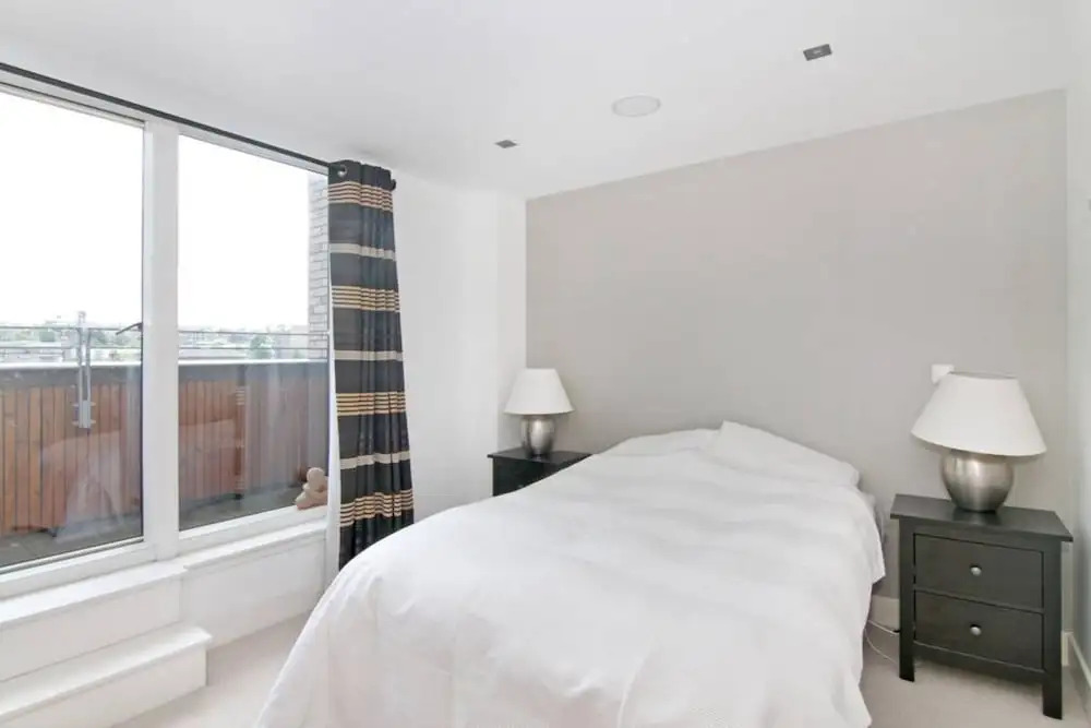 2 Bedroom Penthouse With Balcony and Castle Views