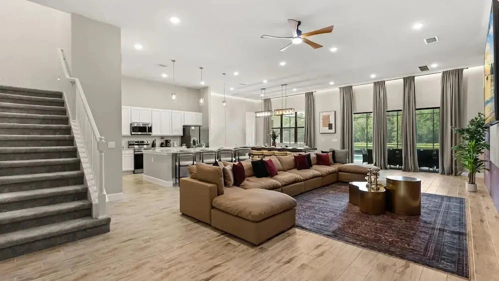 Lakeside Villa With Pool, Cinema & Games Room