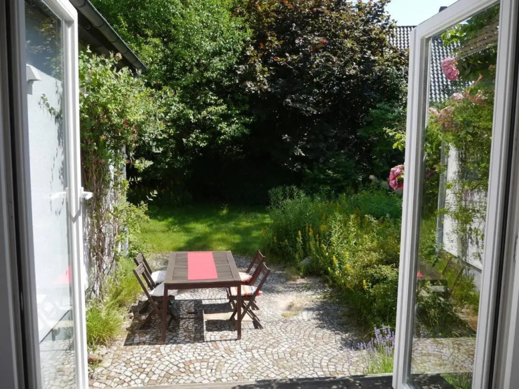 Sonniges Häuschen mit Garten