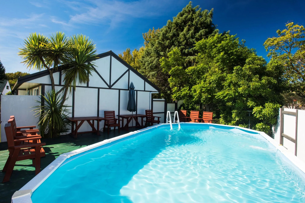 Tudor Park Motel Spacious with kitchens 1 minute walk to restaurant and shopping centre and Gisborne Hospital