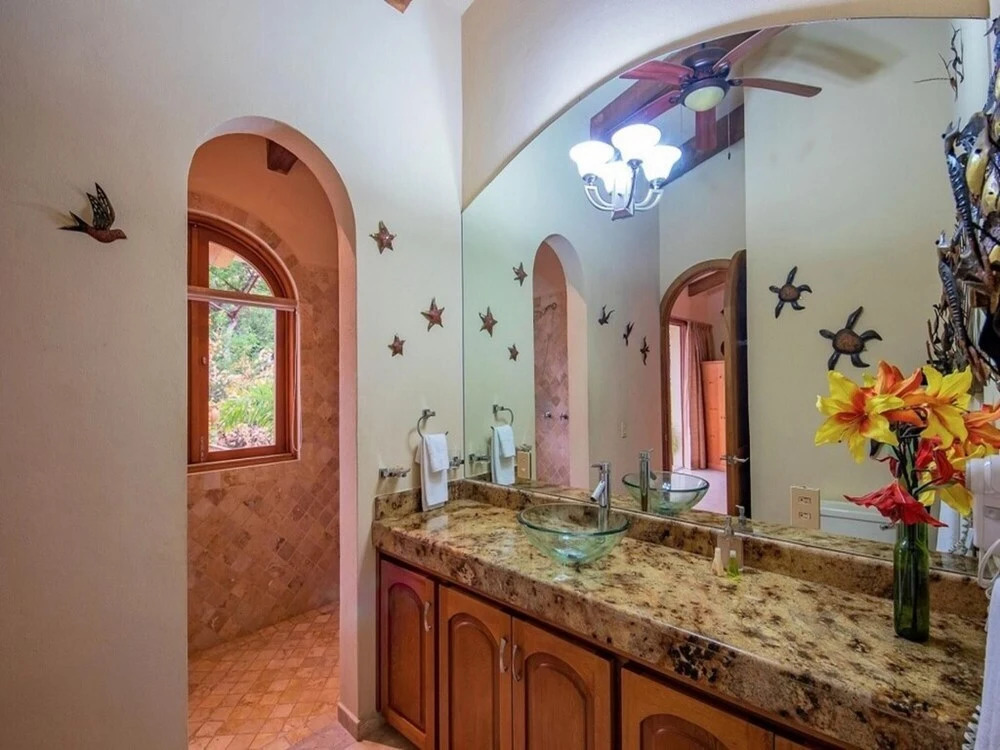 Sunny Vacation Villa 75
