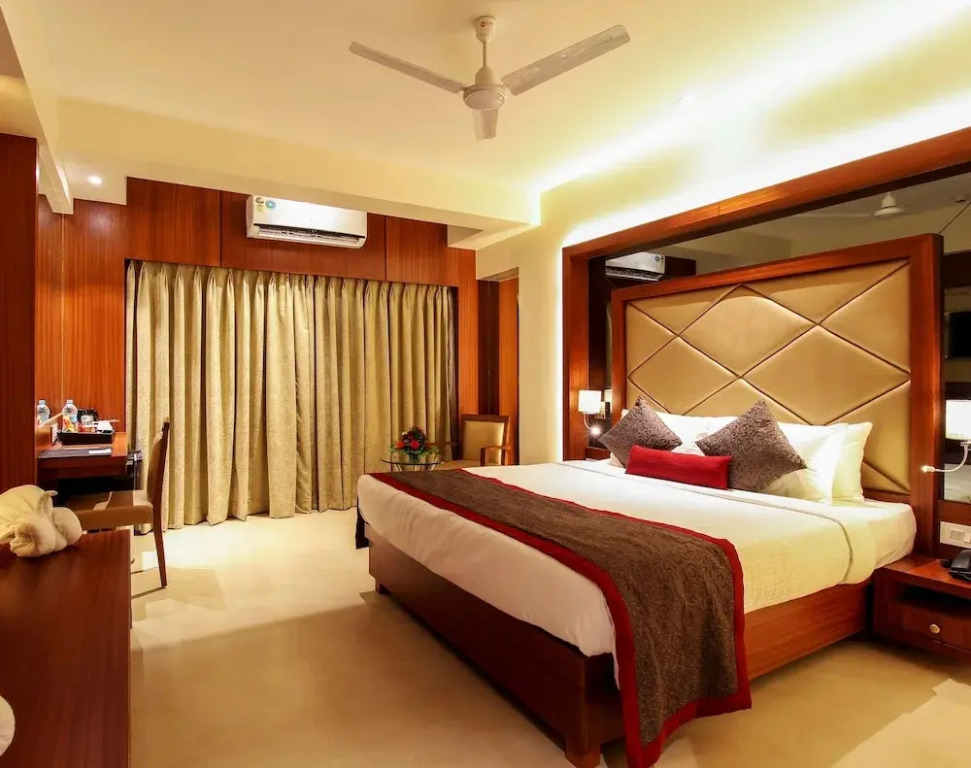 Vista Vashi Inn