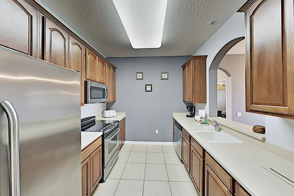 Chic Vista Cay Getaway On Universal W/ Pools & Gym 3 Bedroom Condo