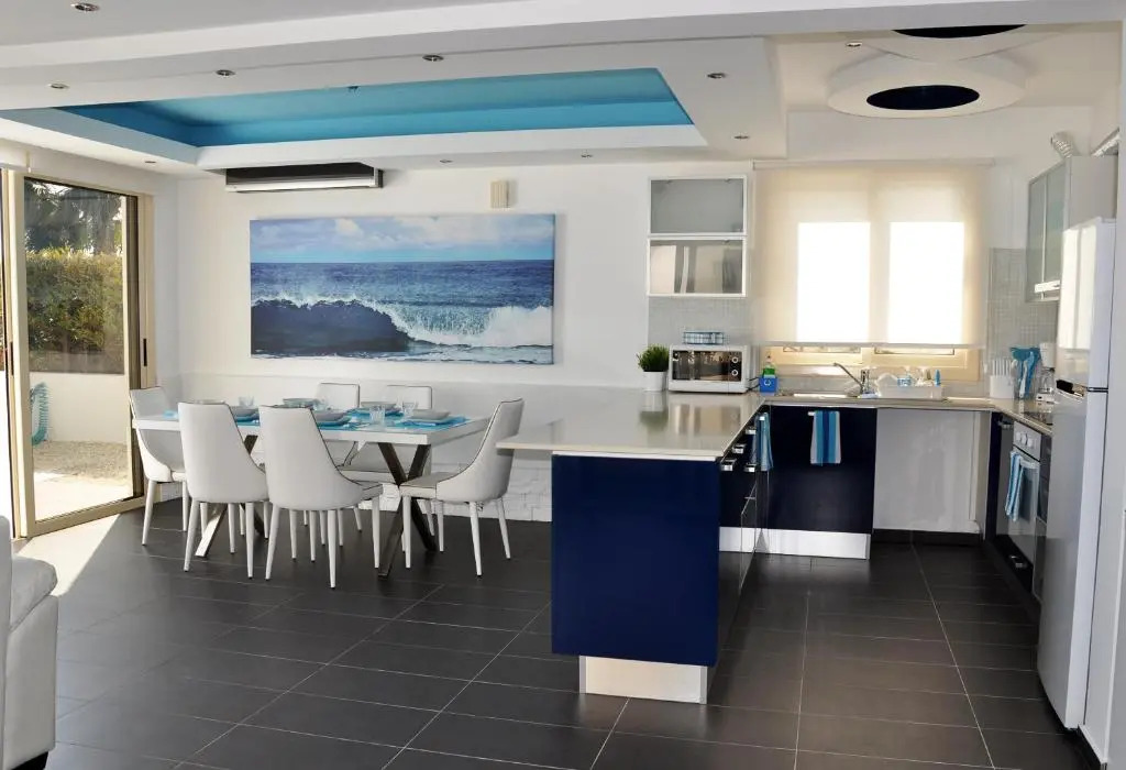 Villa Waves