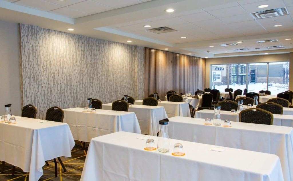 Holiday Inn Hotel & Suites - Mount Pleasant by IHG