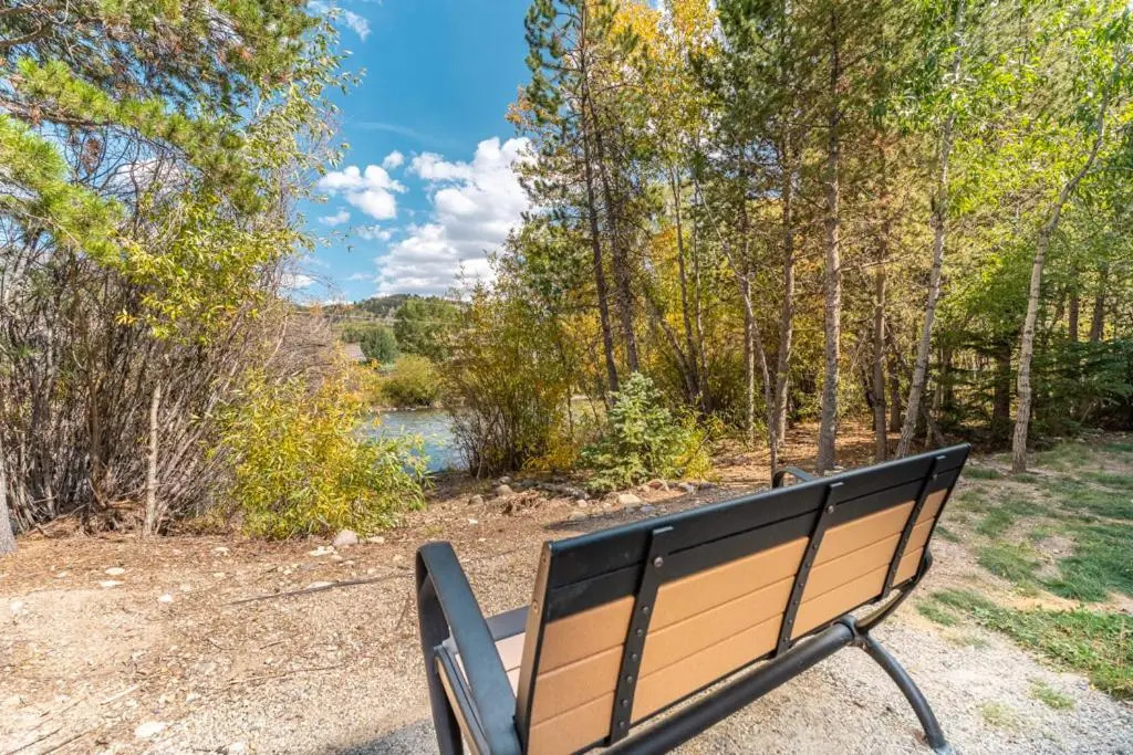 Blue River Flats Building 1 #103 By Summit County Mountain Retreats