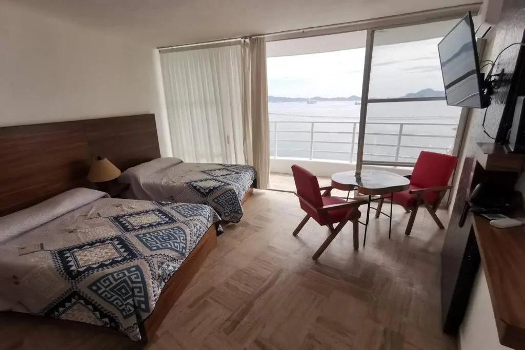 51 Master Room