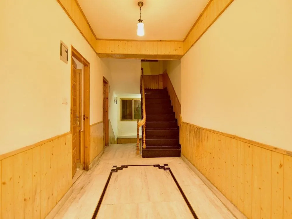 OYO 19872 Hotel Rock Villa