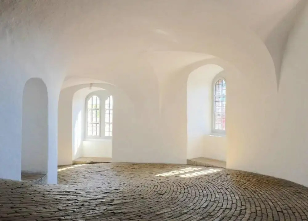172sqm Next to DK Parliament