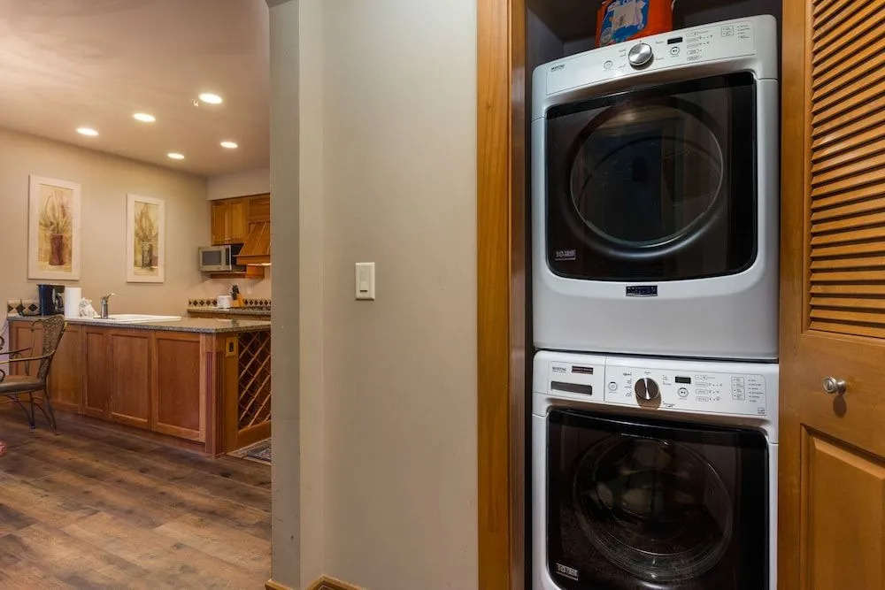 Lone Eagle #3017 - 1 Br Condo