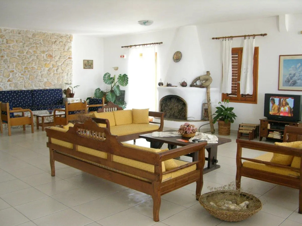 Eri Hotel