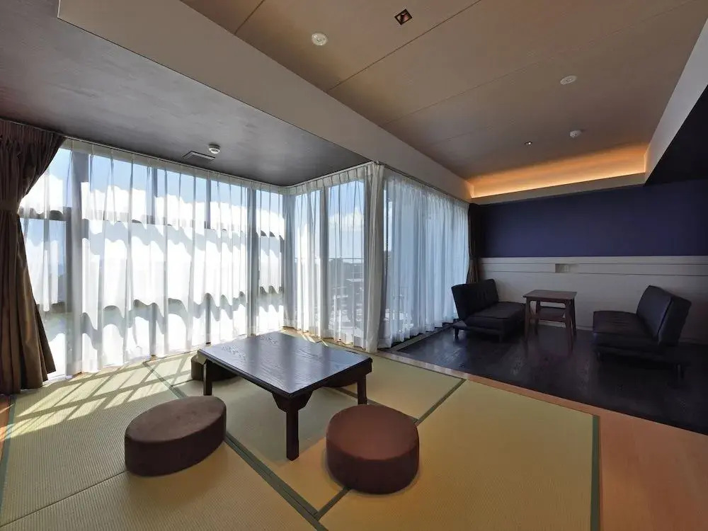 Karry CONDO CHURAUMI