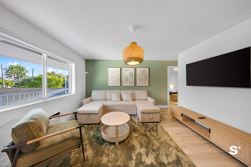 Chic 1-BD Apt in Miami Gym-Free Parking