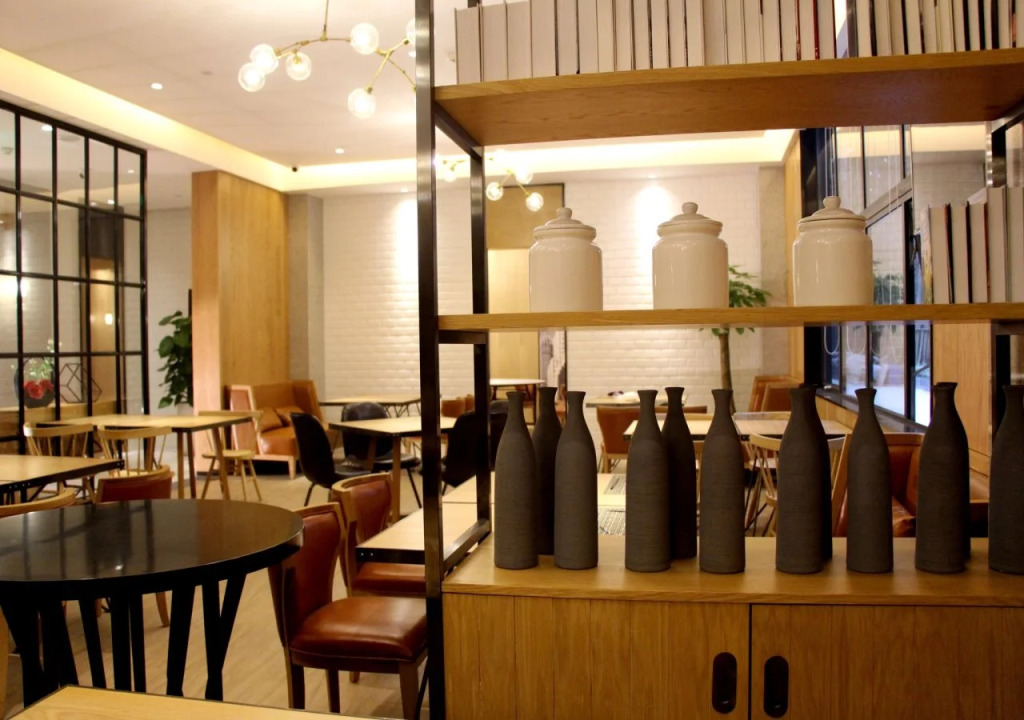QI Hotel