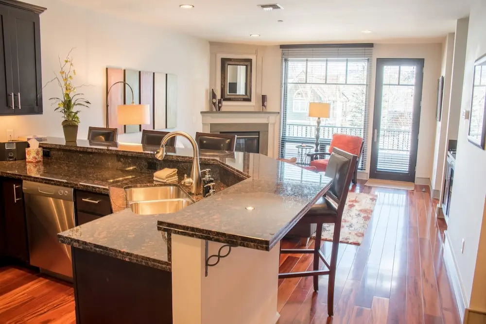 Evergreen Condominium #22 1 Bedroom 2 Bathrooms Condo