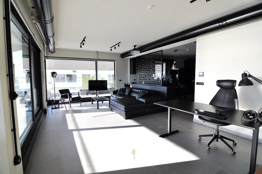 Nero Luxury Suites by Zennova
