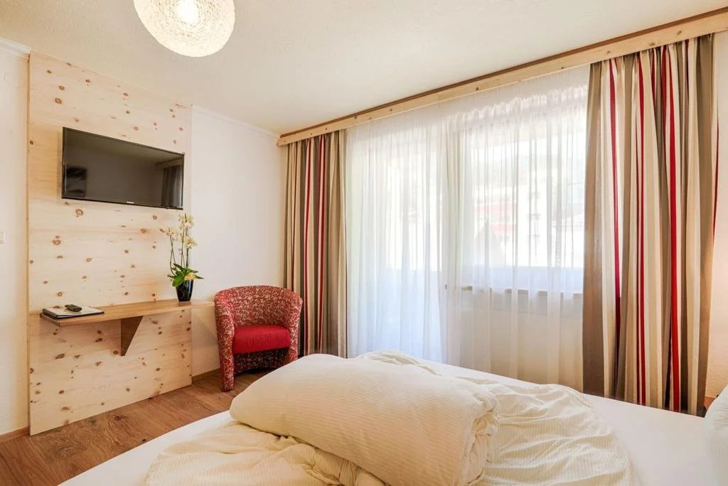 Hotel Enzian Paznaun