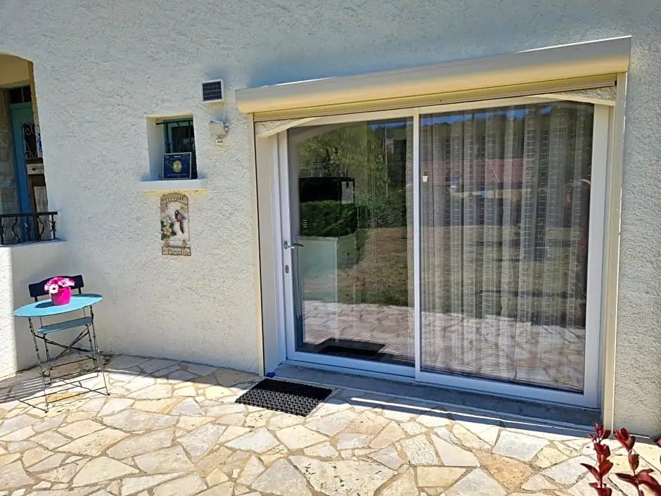 La Perle de Frayssinet-Le-Gelat - Chambre D'hotes - B&B (Adults Only)