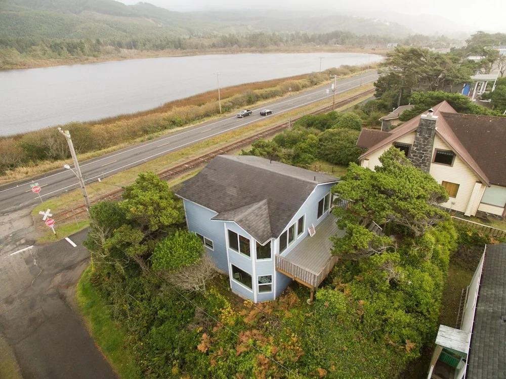 The Lakeside Caboose 3 Bedroom Home