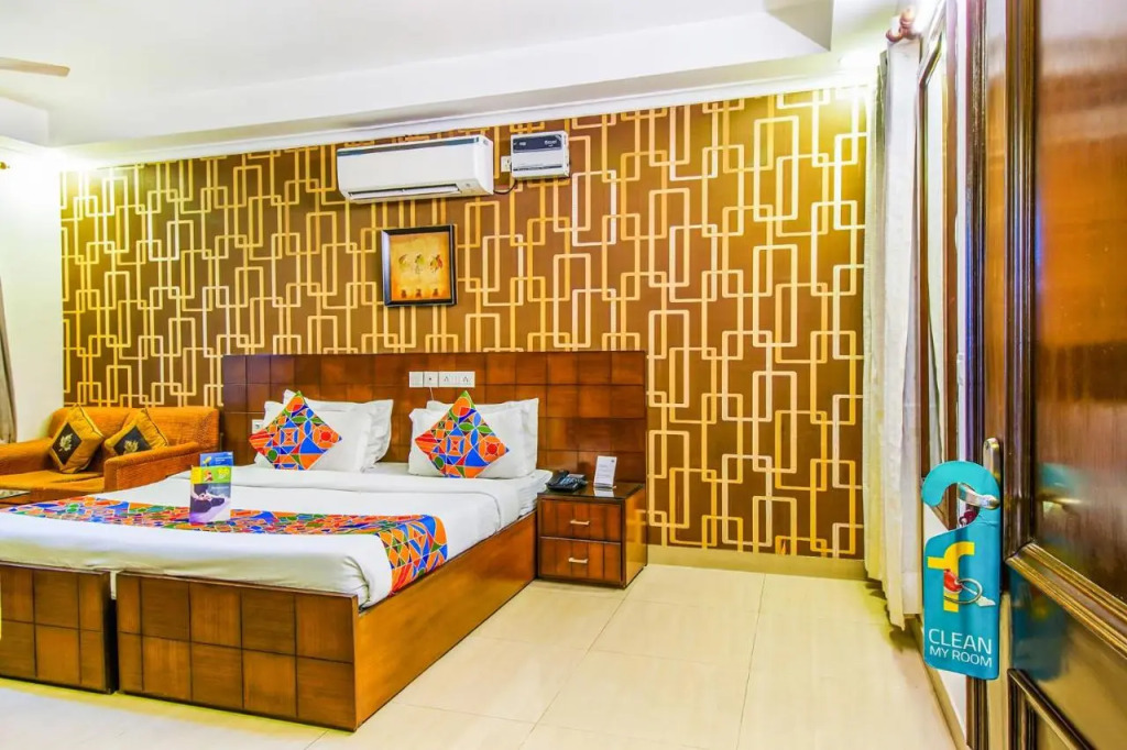 Fabhotel Signature Plaza