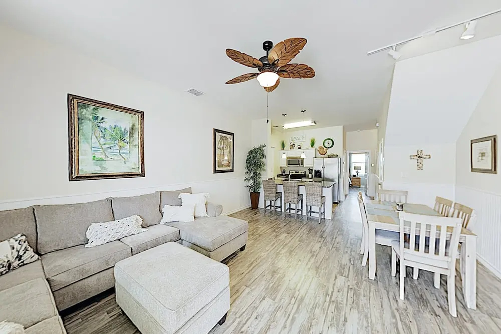 Poolside Beauty W/ Heated Pool - Steps To Beach 2 Bedroom Townhouse