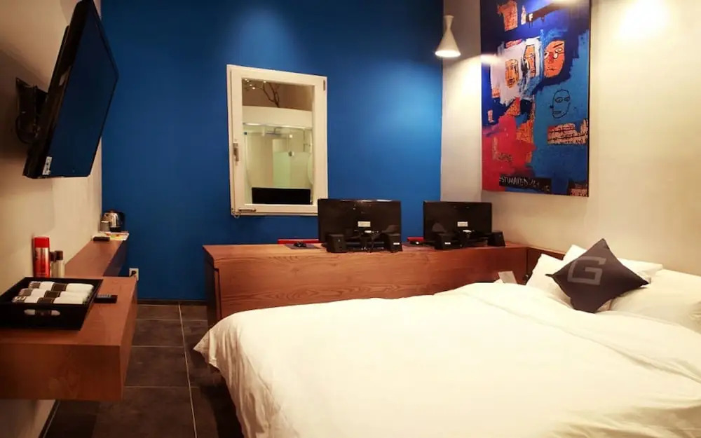 Hotel Galaxy Tour