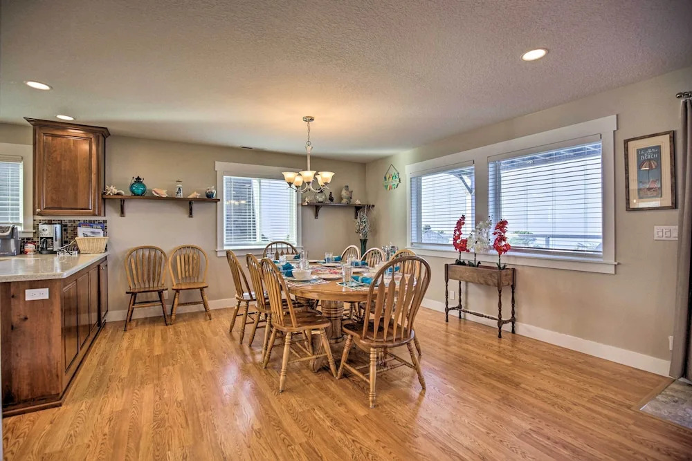 Ocean-view Lincoln City Retreat w/ 3 Viewing Decks