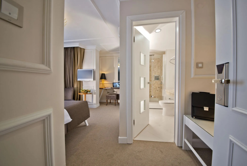 North Point Hotel