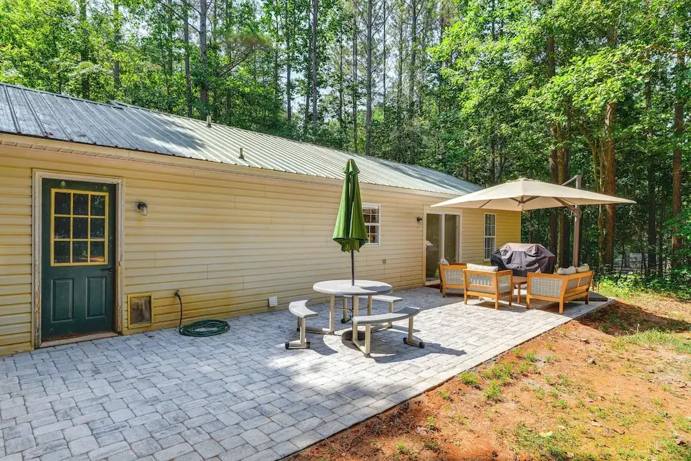Mooresville Retreat w/ Patio, 1 Mi to Lake Norman!