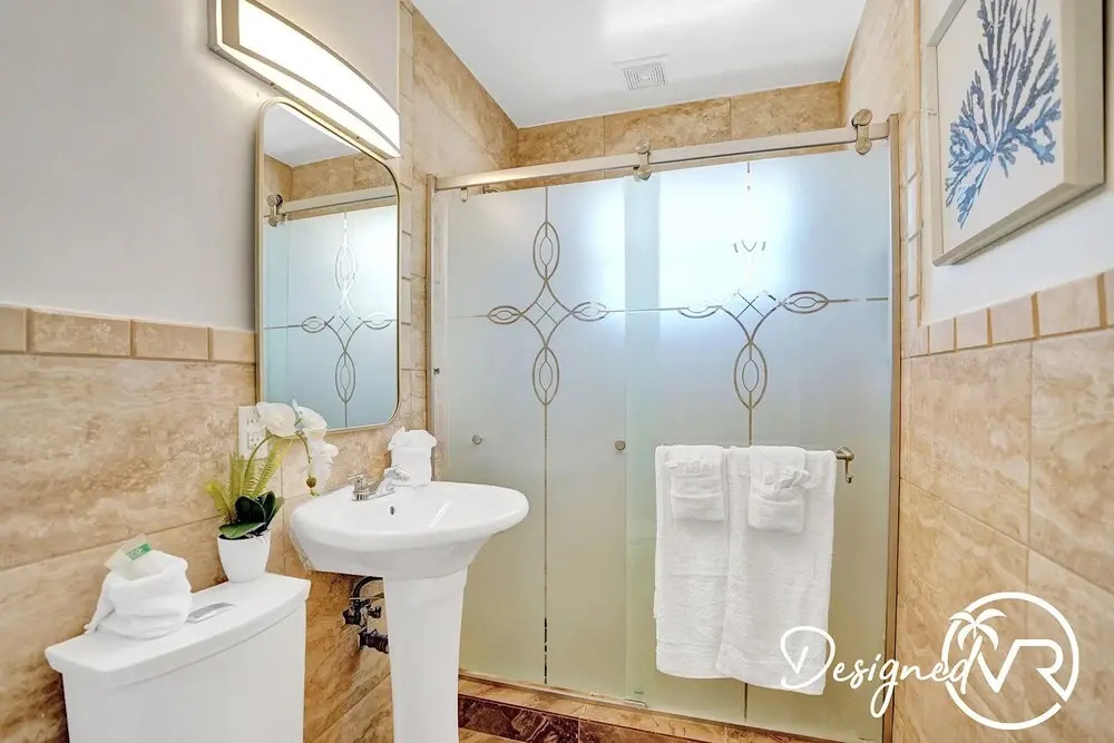 Beautiful 4 BR with Private Heated Pool
