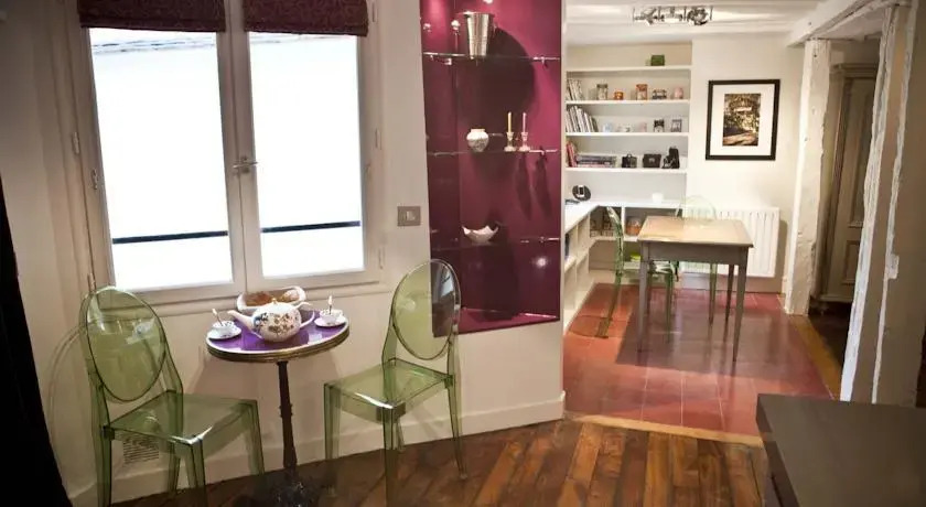 Luxurious apartment, near Louvre at the heart of Paris