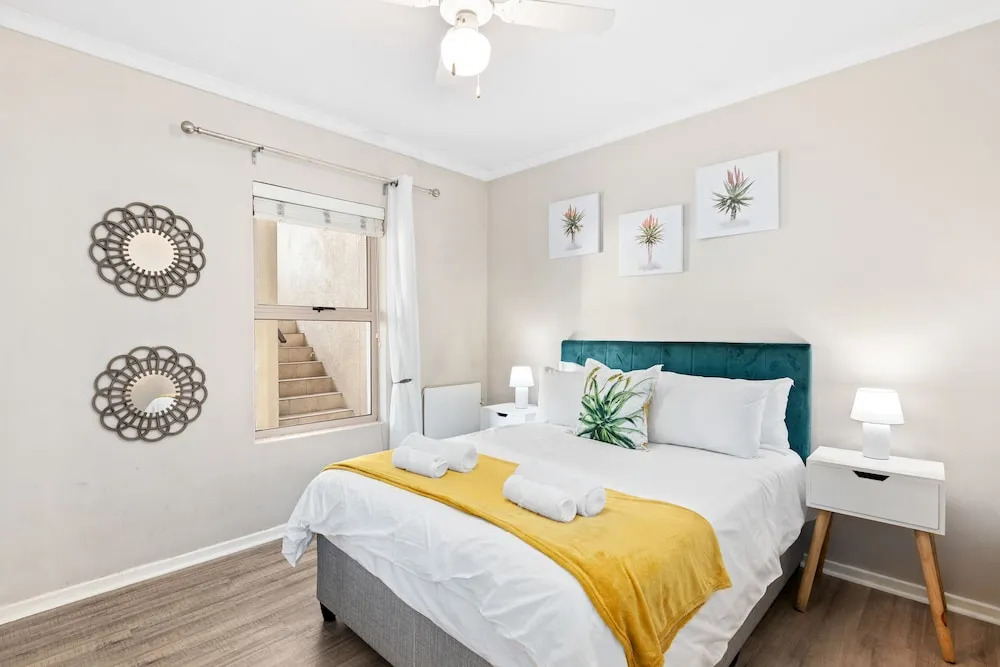 Bougain Villa CB206