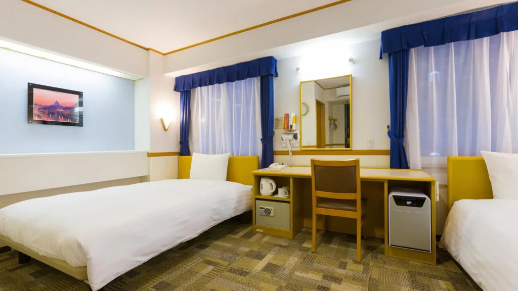 Toyoko Inn Tsuruga Ekimae